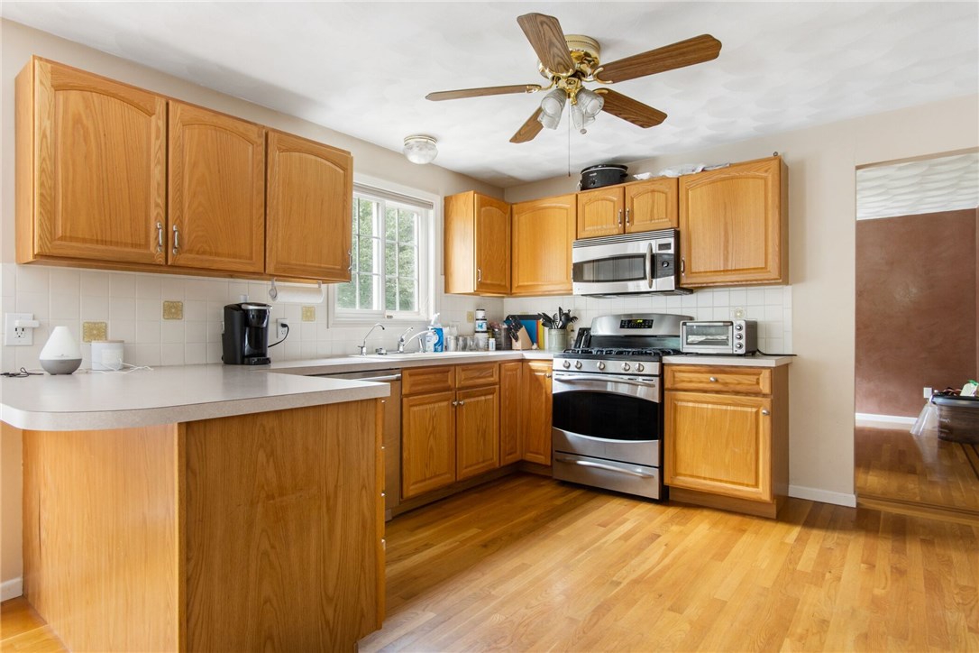 554 Hill Farm Road Coventry, RI 02816 - Photo 7 of 36