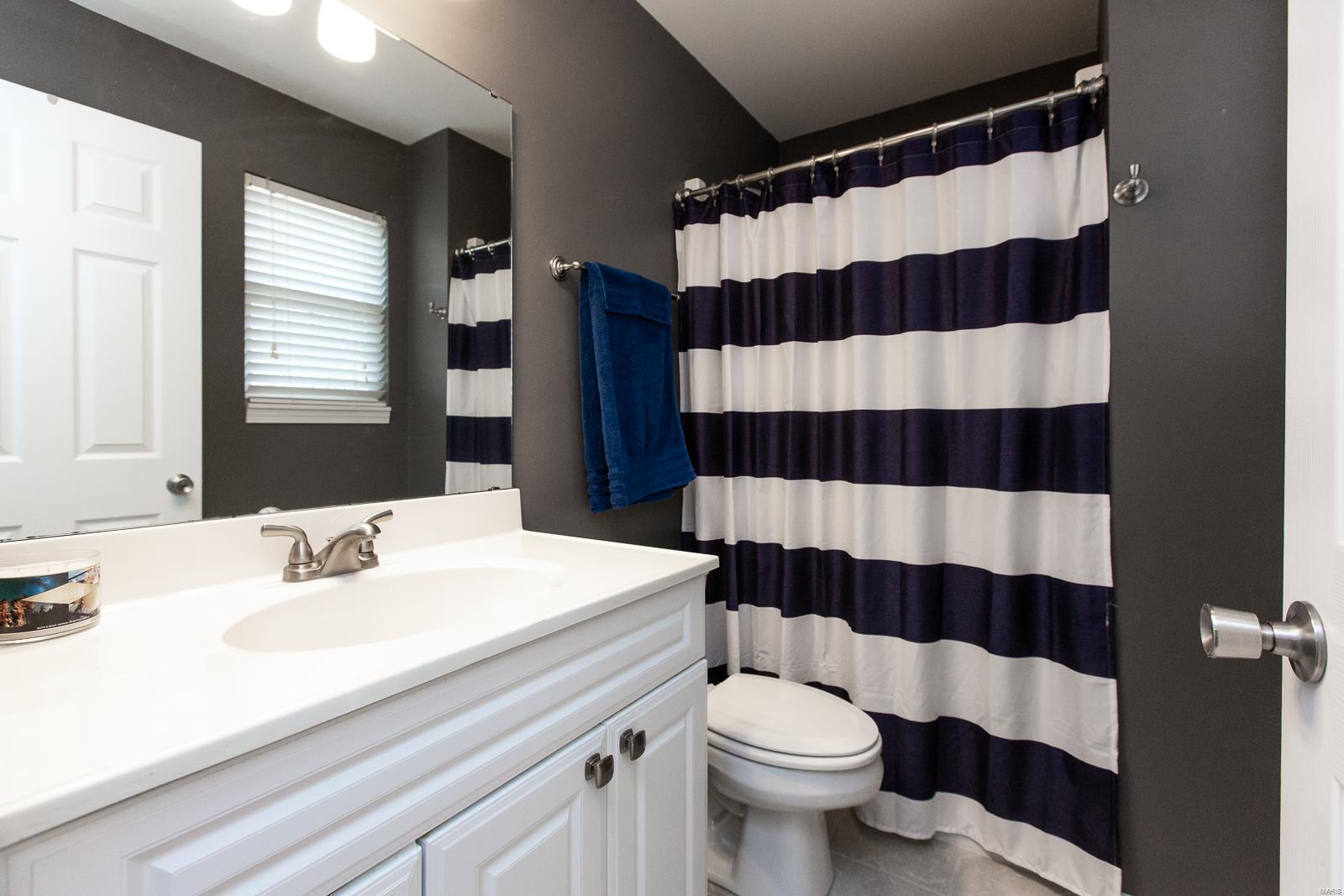 323 Collinsville Road Troy, IL 62294 - Photo 14 of 35