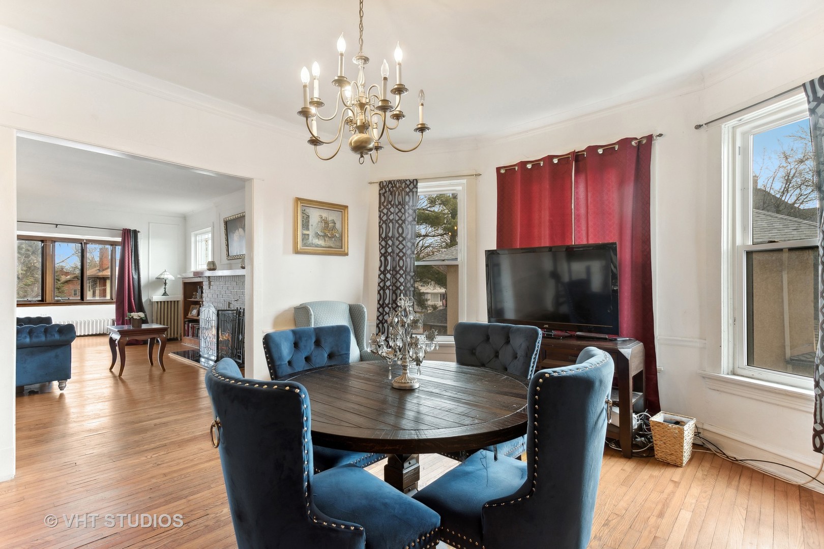 3122 Wisconsin Avenue Berwyn, IL 60402 - Photo 13 of 32 a view of a dining room with furniture window and wooden floor