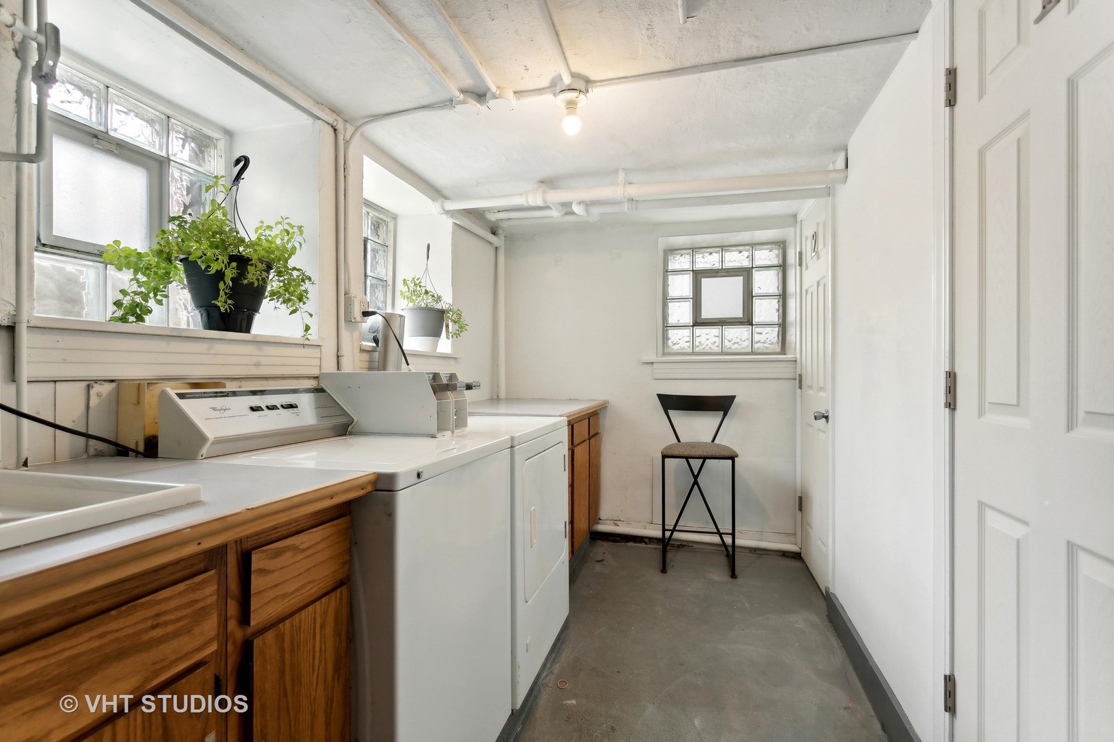 3122 Wisconsin Avenue Berwyn, IL 60402 - Photo 24 of 32 a view of a kitchen with a sink and dishwasher