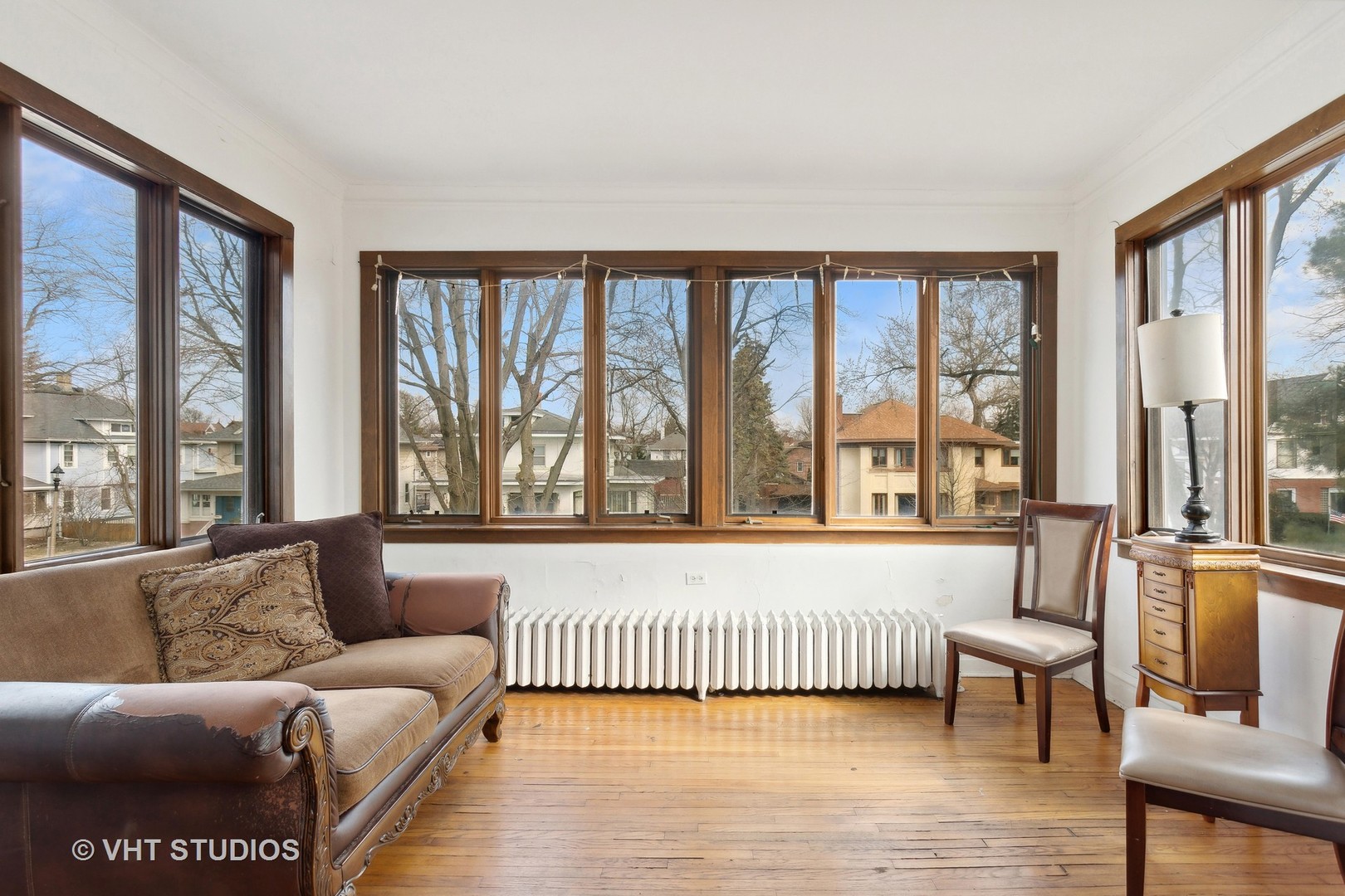 3122 Wisconsin Avenue Berwyn, IL 60402 - Photo 10 of 32 a living room with furniture and a large window