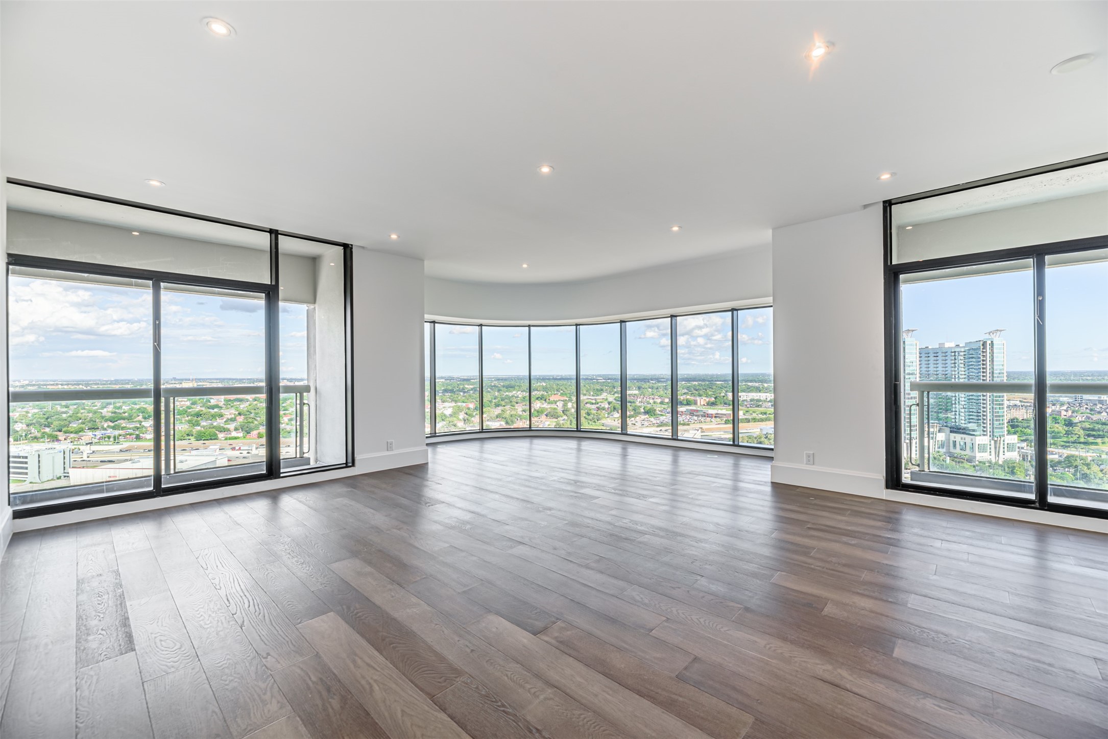 1701 Hermann Drive, Unit 24B Houston, TX 77004 - Photo 18 of 33