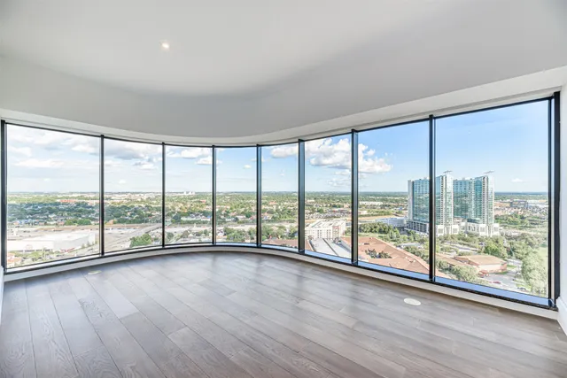 $519,400 | 1701 Hermann Drive, Unit 24B, Houston, TX 77004