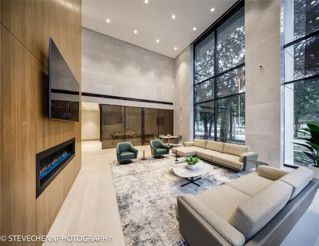 $519,400 | 1701 Hermann Drive, Unit 24B, Houston, TX 77004