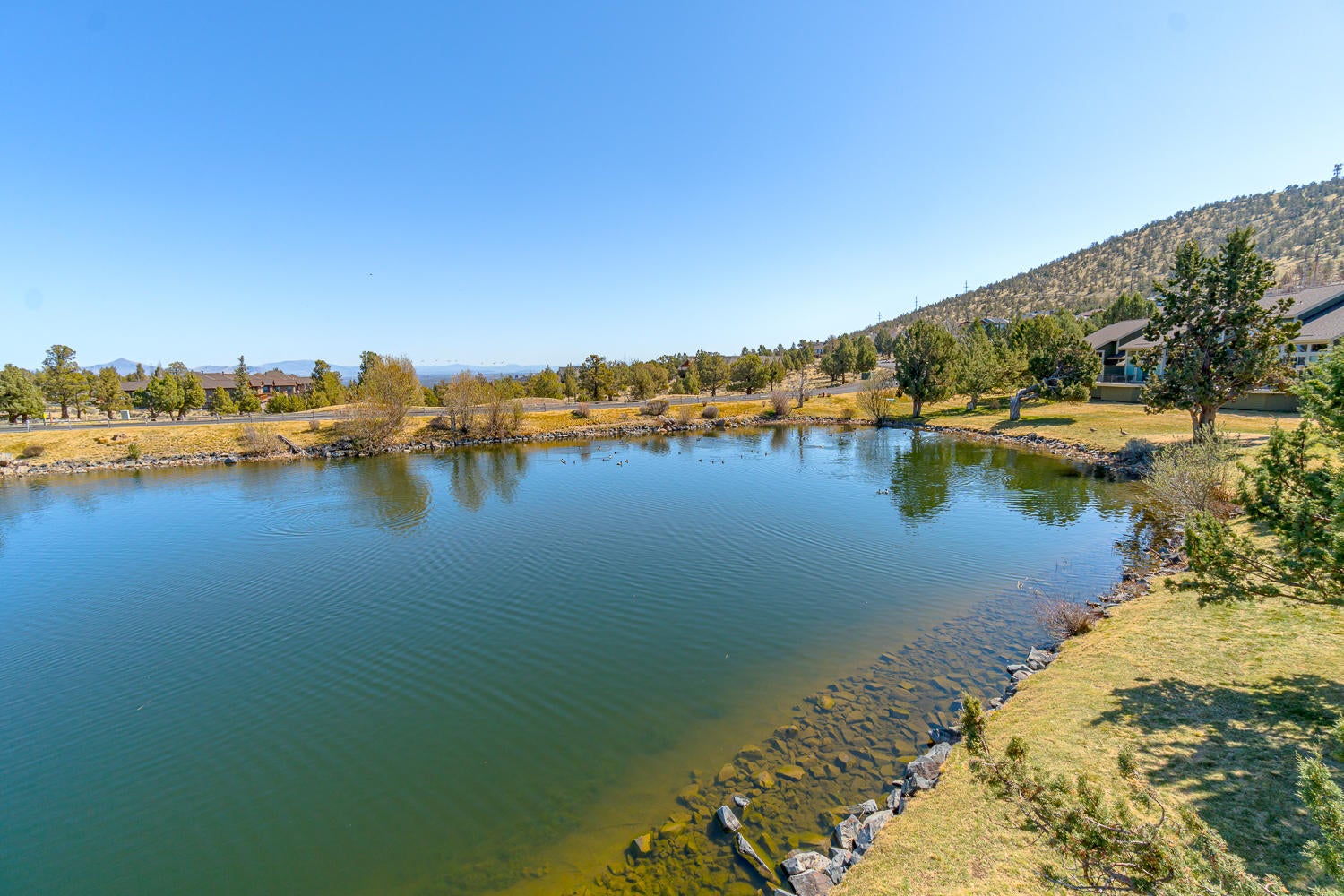 1386 Highland View Loop Redmond, OR 97756 - Photo 24 of 25 lake4