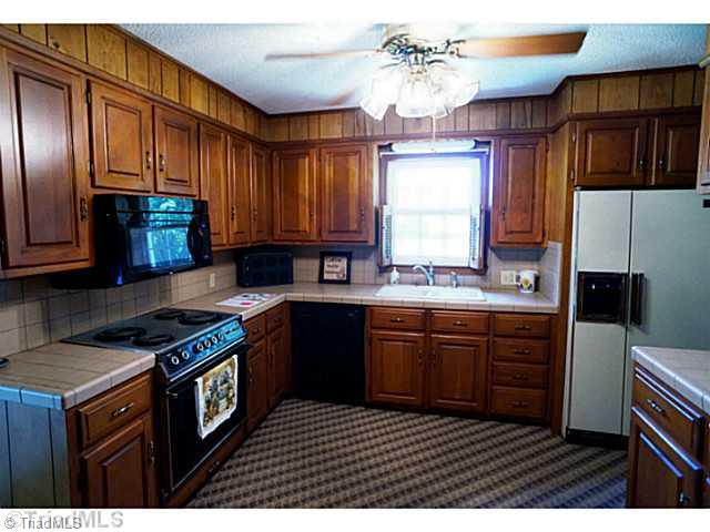 171 Cana Road Mocksville, NC 27028 - Photo 3 of 16 Kitchen. Spacious Kitchen with Ample Cabinet Space