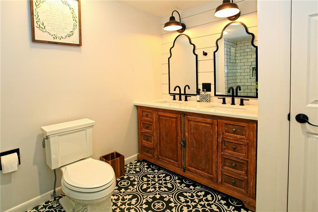 2451 Saunders Station Road Monroeville, PA 15146 - Photo 10 of 24 Gallery Image 10