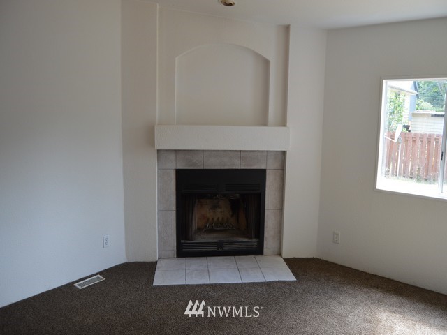 4334 Dyes Inlet Road Northwest Bremerton, WA 98312 - Photo 11 of 25 Gallery Image 11