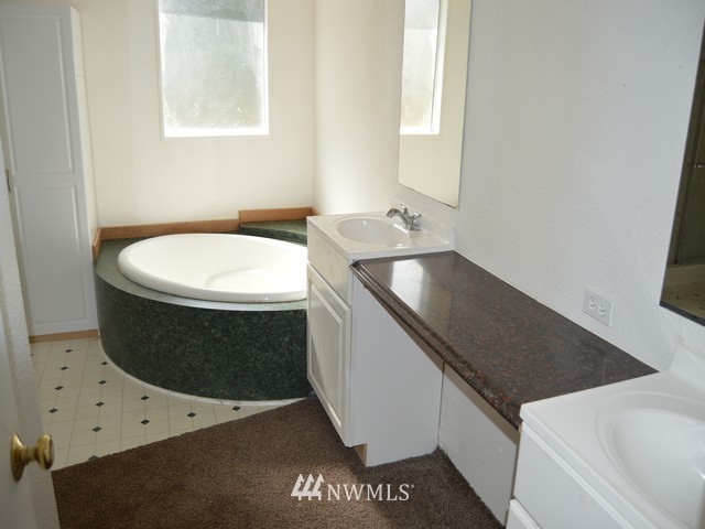 4334 Dyes Inlet Road Northwest Bremerton, WA 98312 - Photo 15 of 25 Gallery Image 15