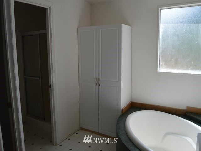 4334 Dyes Inlet Road Northwest Bremerton, WA 98312 - Photo 16 of 25 Gallery Image 16