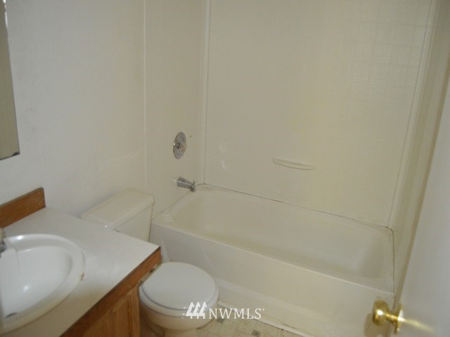 4334 Dyes Inlet Road Northwest Bremerton, WA 98312 - Photo 22 of 25 Gallery Image 22