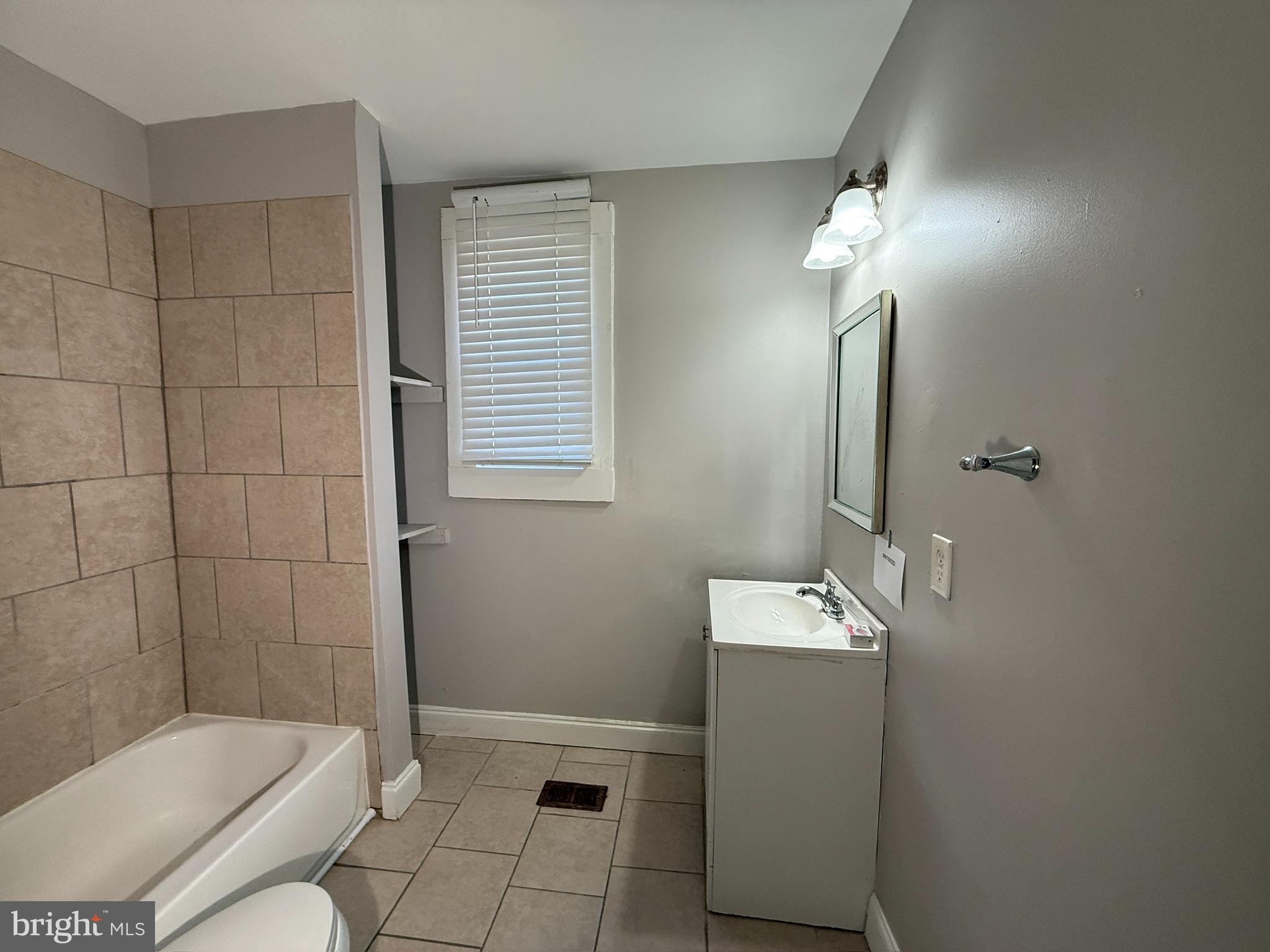 4014 Penhurst Avenue Baltimore, MD 21215 - Photo 6 of 39