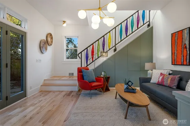 $1,250,000 | 2540 1st Avenue West, Seattle, WA 98119