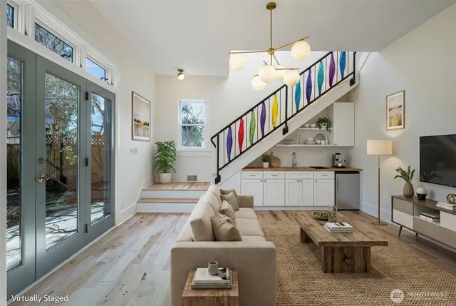 $1,250,000 | 2540 1st Avenue West, Seattle, WA 98119