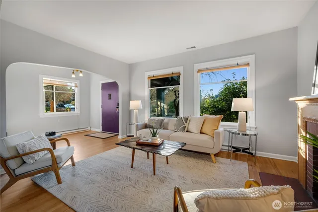 $1,250,000 | 2540 1st Avenue West, Seattle, WA 98119