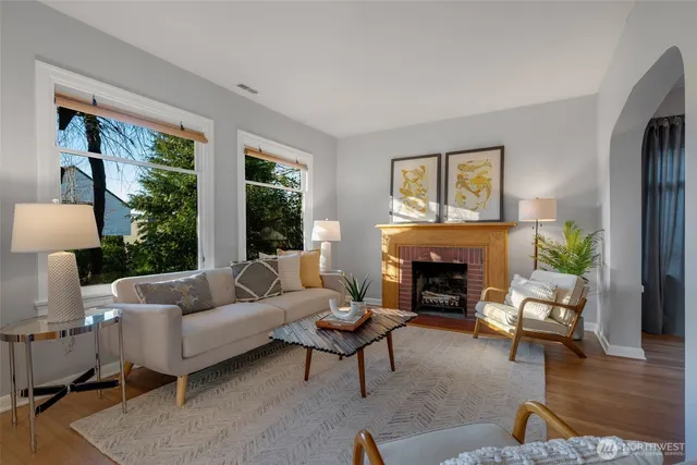 $1,250,000 | 2540 1st Avenue West, Seattle, WA 98119
