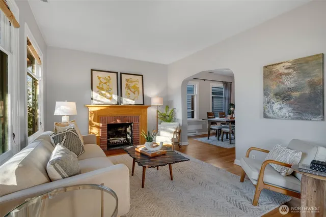 $1,250,000 | 2540 1st Avenue West, Seattle, WA 98119