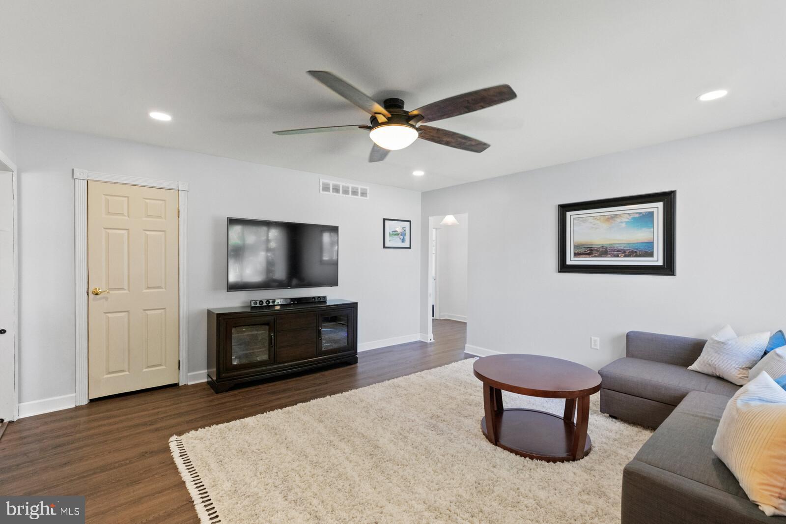 32 Bull Run Road Laurel Springs, NJ 08021 - Photo 4 of 30 Gallery Image 4