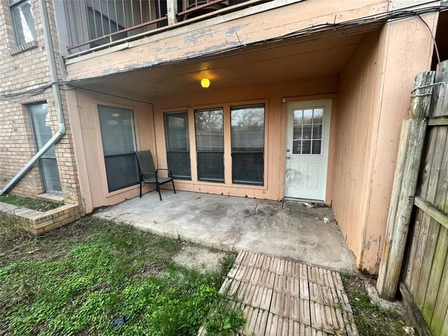 a view of entrance front of house