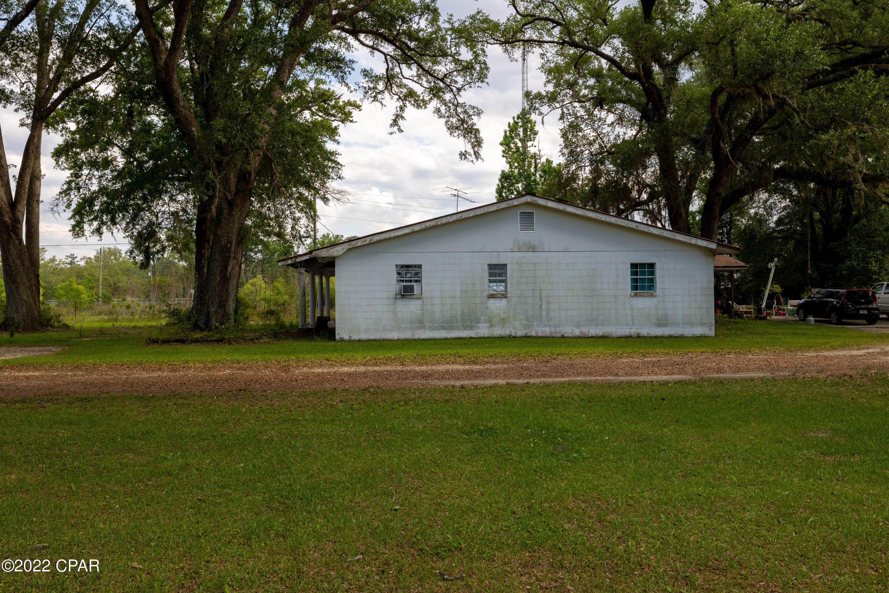 4144 Pate Pond Road Vernon, FL 32462 - Photo 4 of 16