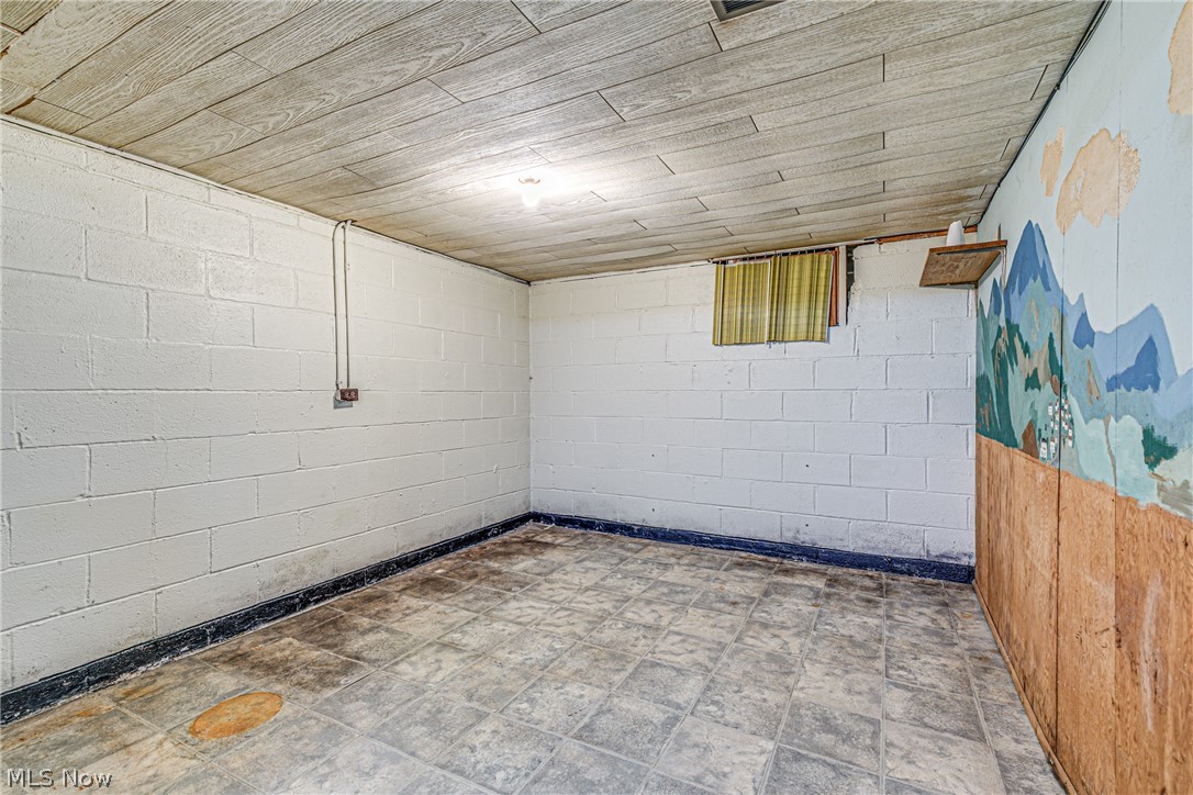 722 Esther Road Cleveland, OH 44143 - Photo 26 of 35 Gallery Image 26