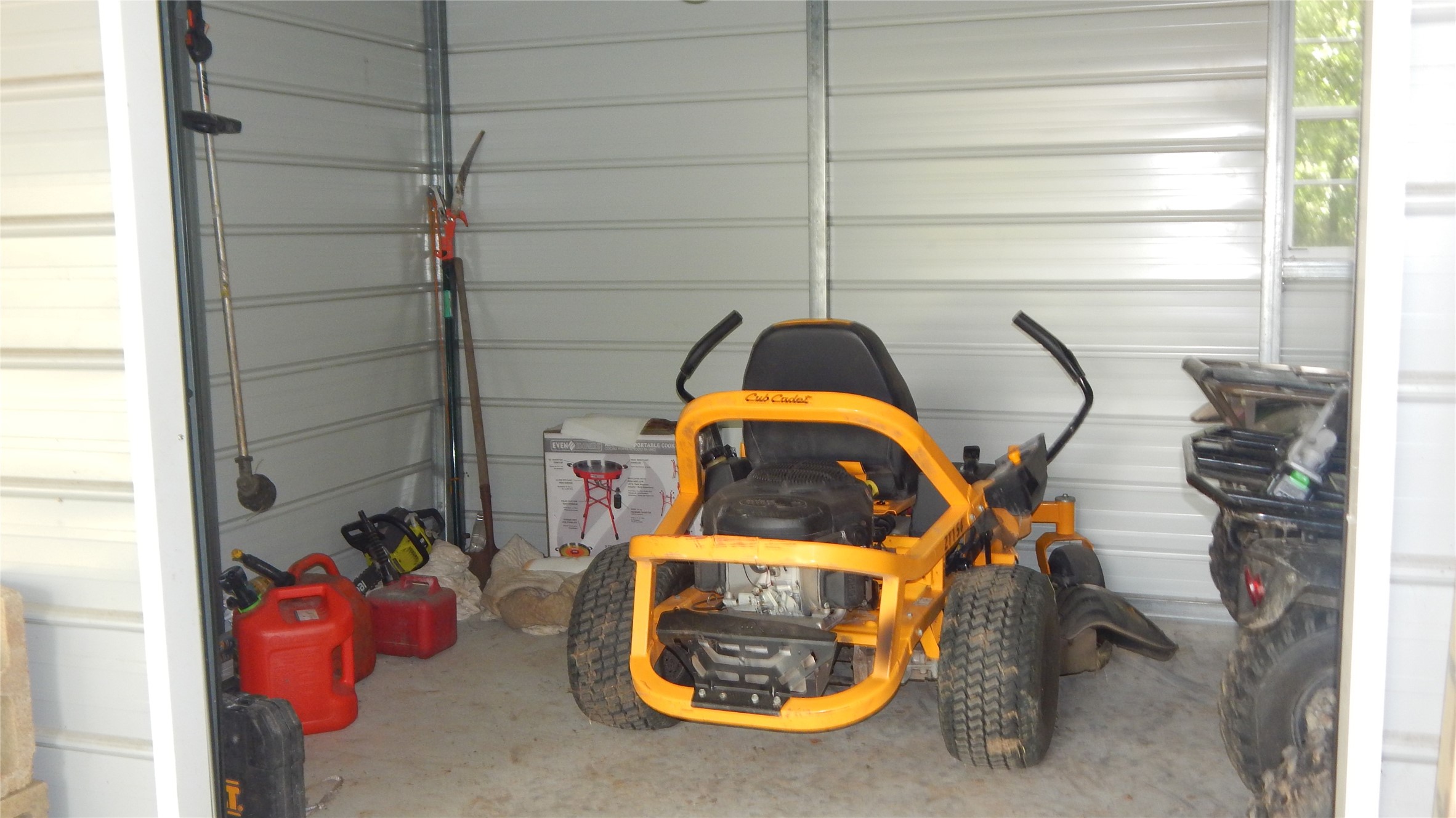 142 County Road 1332 Liberty, TX 77575 - Photo 21 of 50 a utility room with dryer and washer
