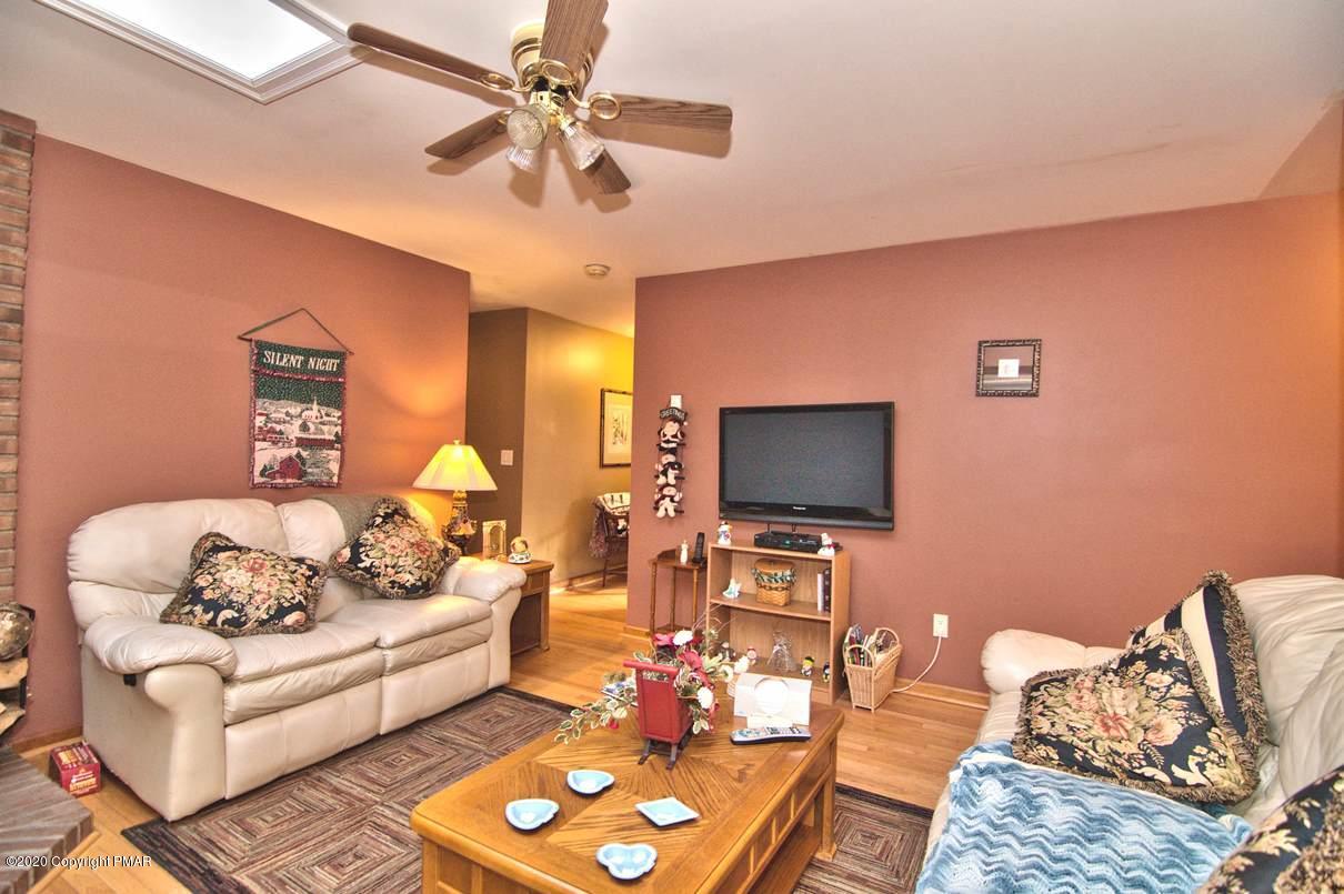 425 Ridge Circle Cresco, PA 18326 - Photo 14 of 58 Family Room