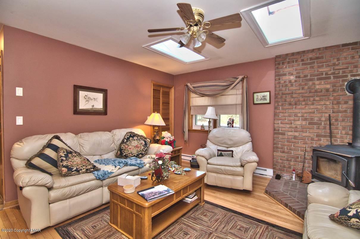 425 Ridge Circle Cresco, PA 18326 - Photo 16 of 58 Family Rm
