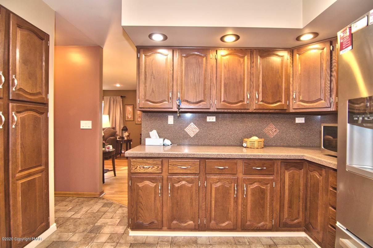 425 Ridge Circle Cresco, PA 18326 - Photo 22 of 58 Kitchen