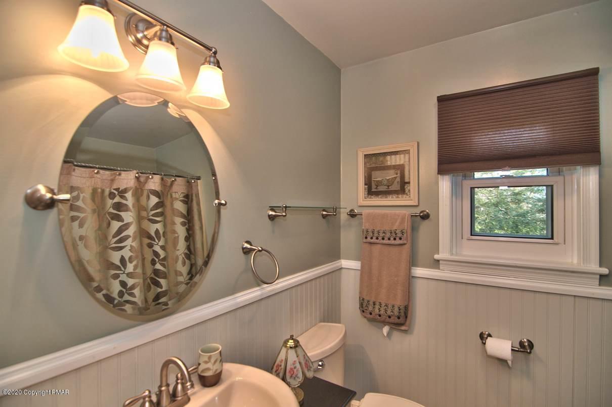 425 Ridge Circle Cresco, PA 18326 - Photo 34 of 58 Main Bath