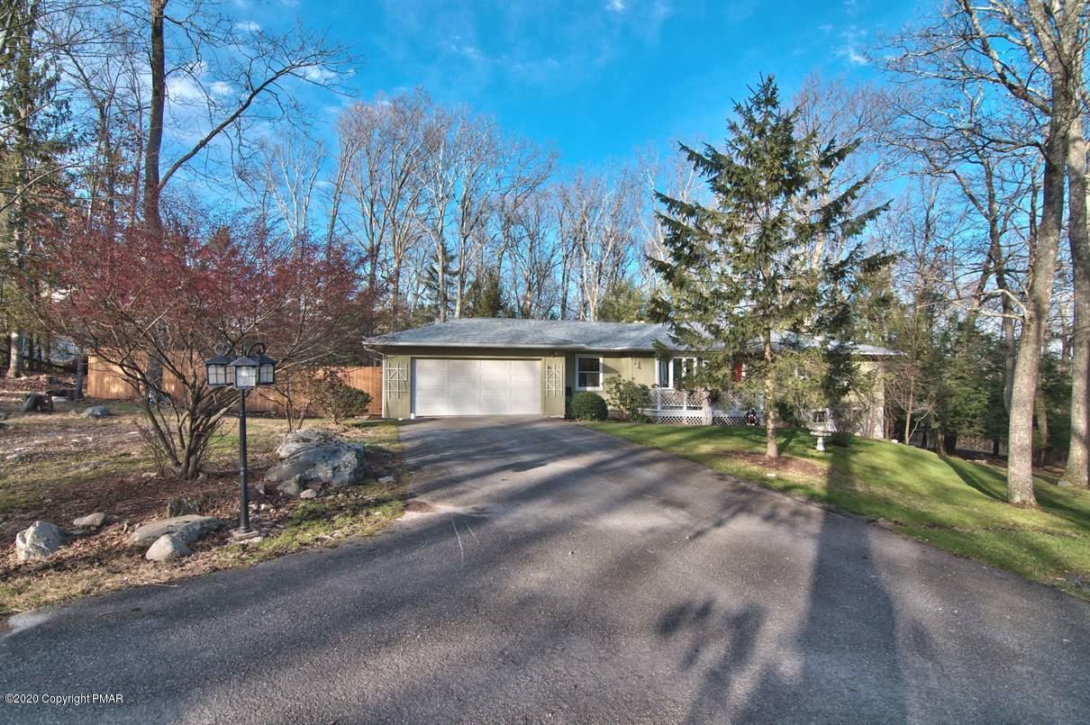 425 Ridge Circle Cresco, PA 18326 - Photo 4 of 58 Driveway