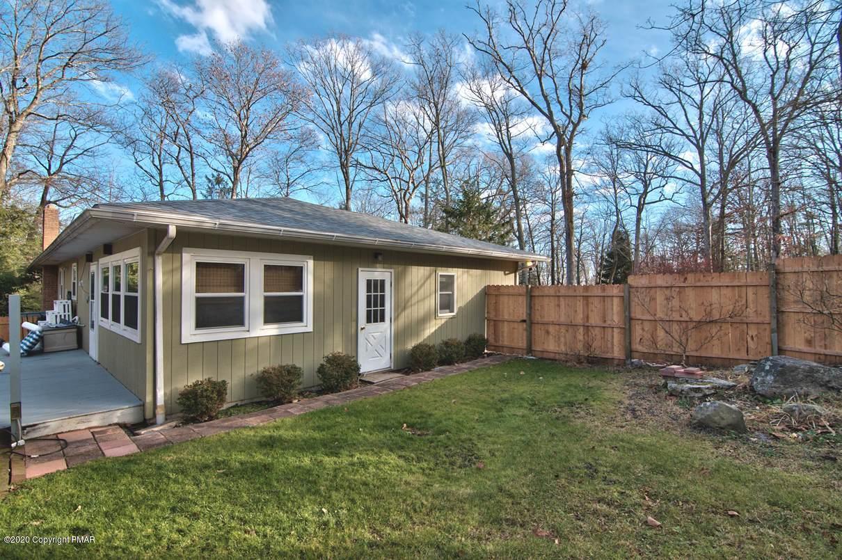 425 Ridge Circle Cresco, PA 18326 - Photo 5 of 58 Side of home