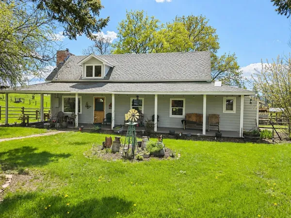 $1,400,000 | 28628 North Dunn Road, Chattaroy, WA 99003