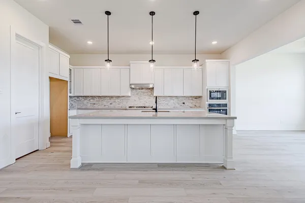 $639,990 | 153 Peninsula Point Drive, Montgomery, TX 77356