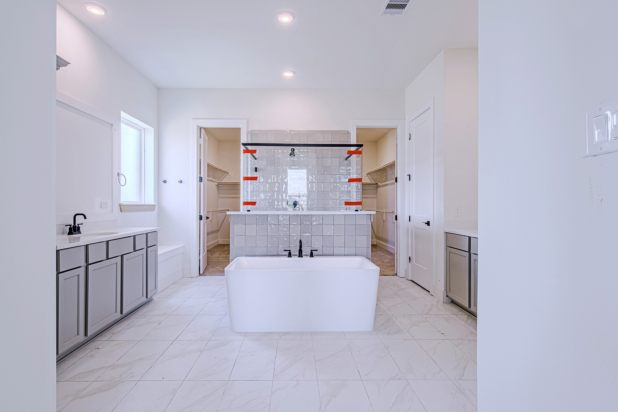 153 Peninsula Point Drive Montgomery, TX 77356 - Photo 20 of 46 Spa-inspired ensuite with dual vanities and abundant counter space