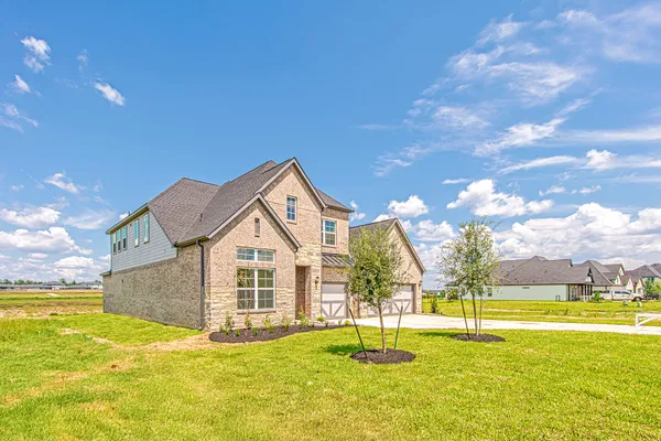 $639,990 | 153 Peninsula Point Drive, Montgomery, TX 77356