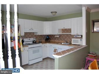 12404 Balston Road Philadelphia, PA 19154 - Photo 4 of 12 Kitchen