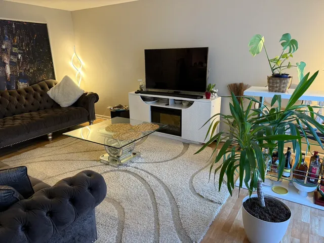 $179,900 | 2208 Country Club Drive, Unit 2, Woodridge, IL 60517