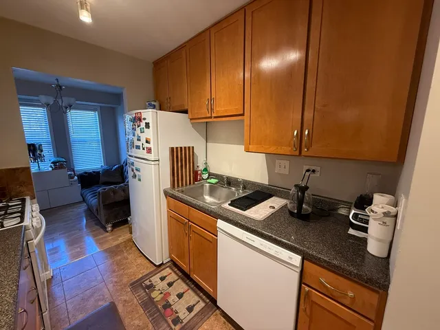 $179,900 | 2208 Country Club Drive, Unit 2, Woodridge, IL 60517