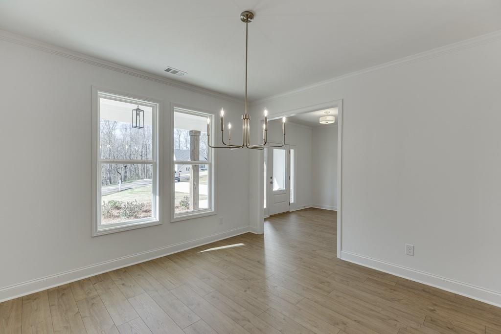 979 Lakeview Drive Commerce, GA 30529 - Photo 7 of 44
