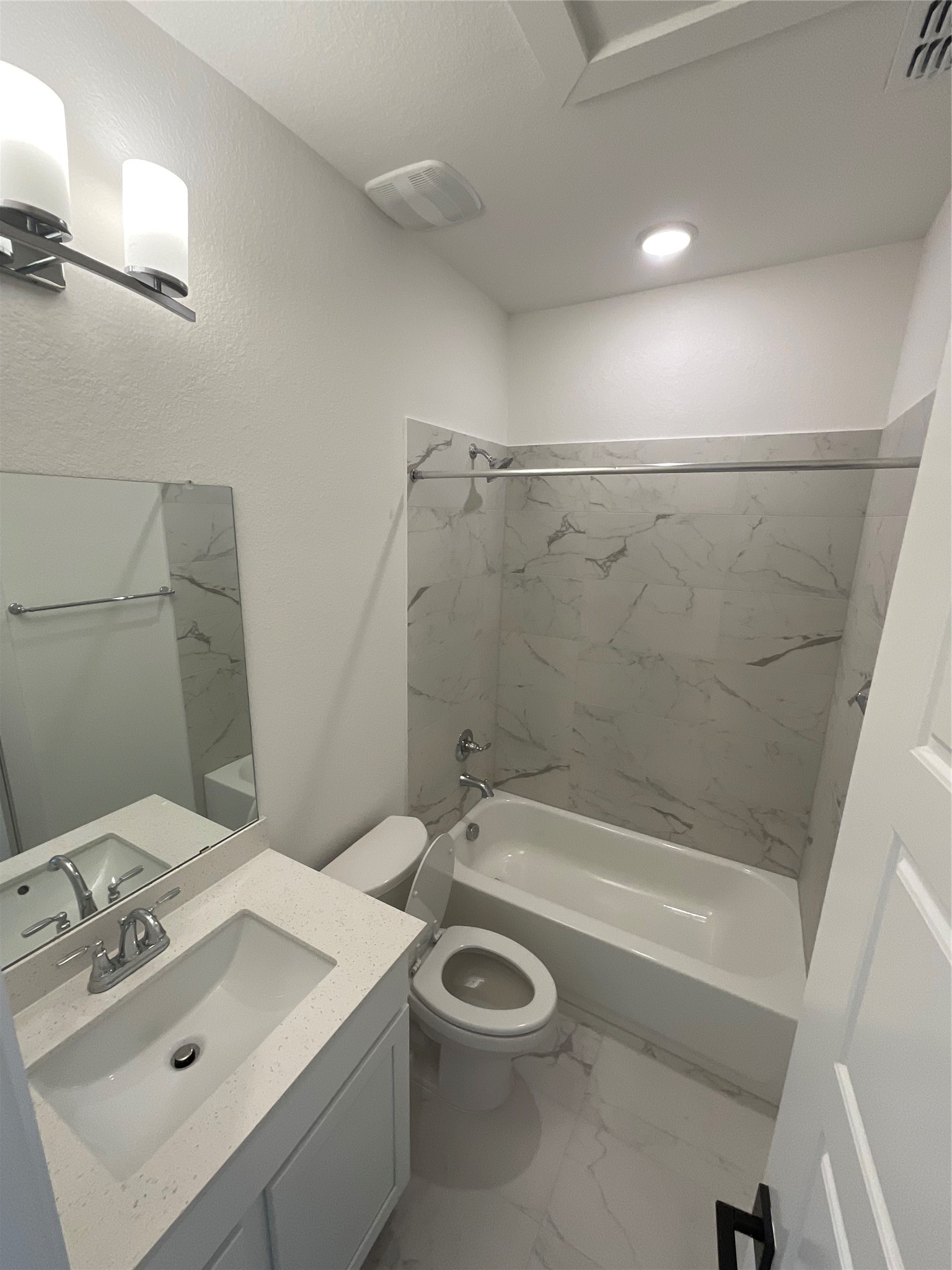 6011 Rolling Strm Court Fulshear, TX 77441 - Photo 17 of 28 Bathroom #2 down