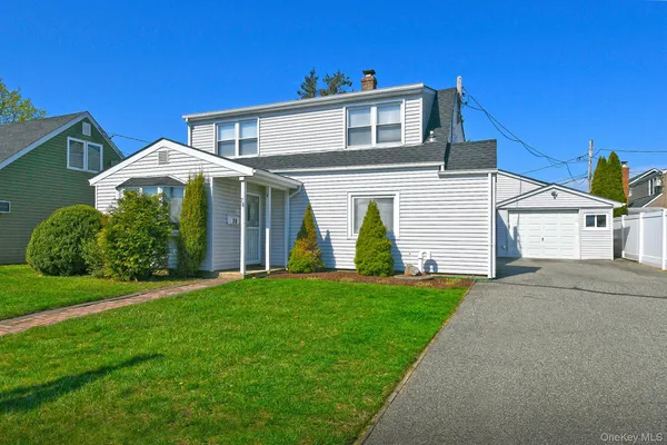 $849,000 | 78 Center Lane, Levittown, NY 11756