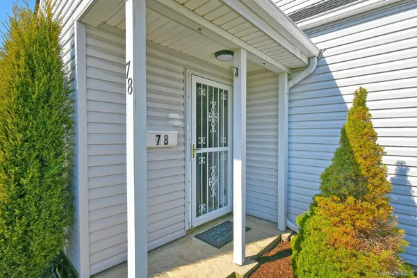 $849,000 | 78 Center Lane, Levittown, NY 11756