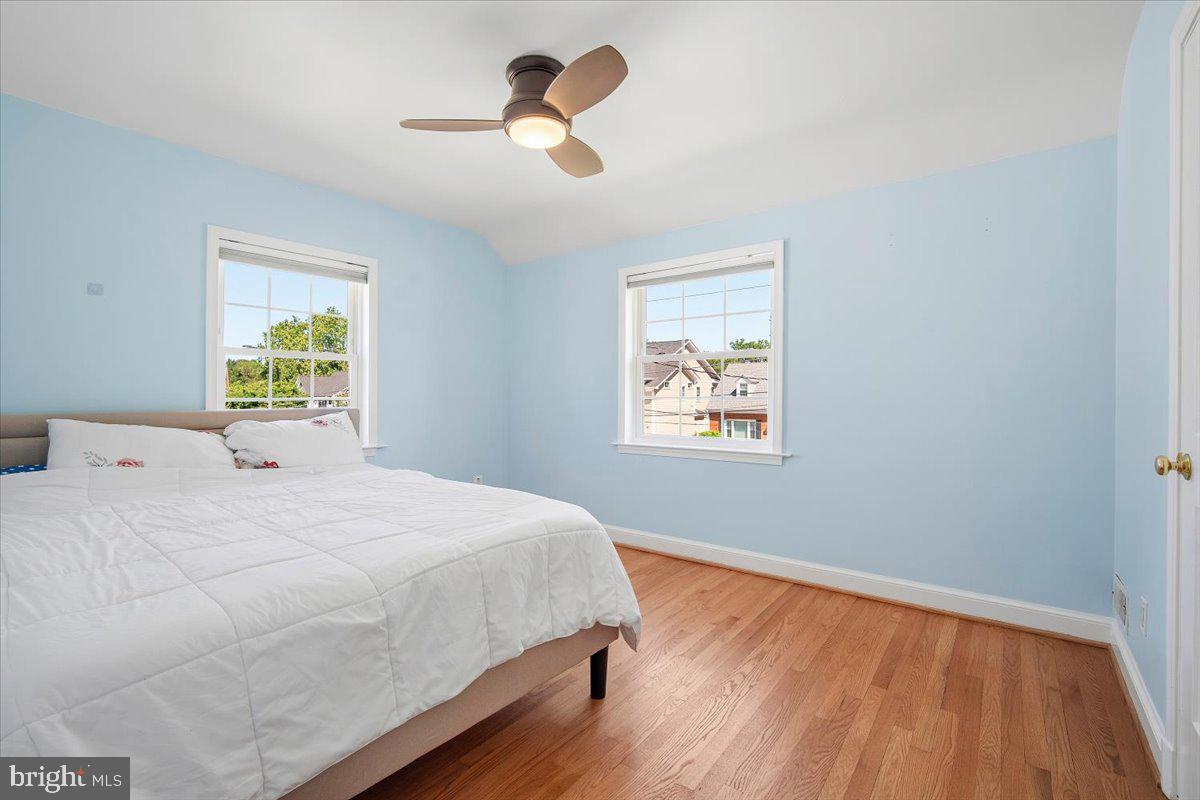 5902 Walton Road Bethesda, MD 20817 - Photo 27 of 63 Upper level second bedroom