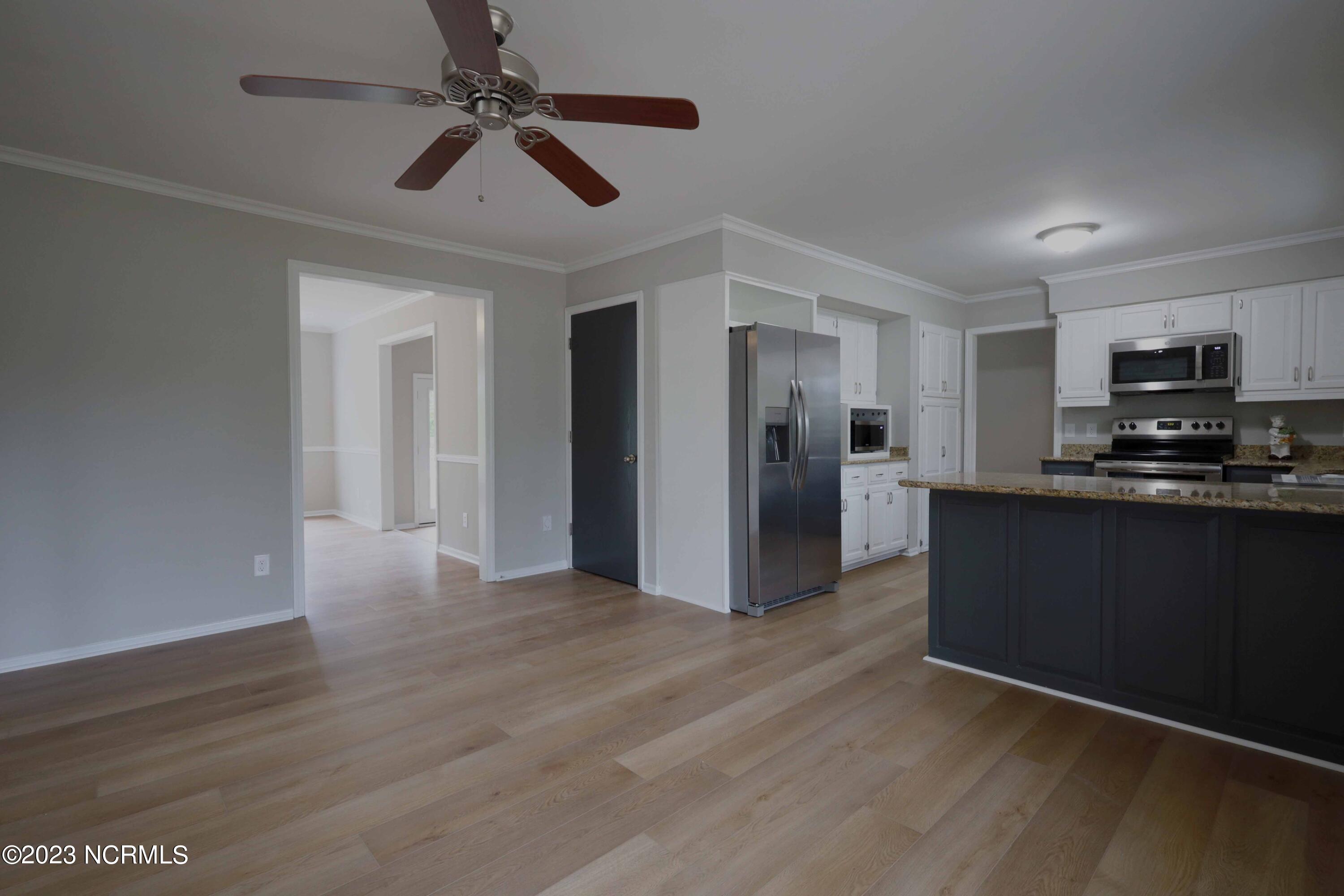 281 Foxfire Road Aberdeen, NC 28315 - Photo 7 of 45 Kitchen