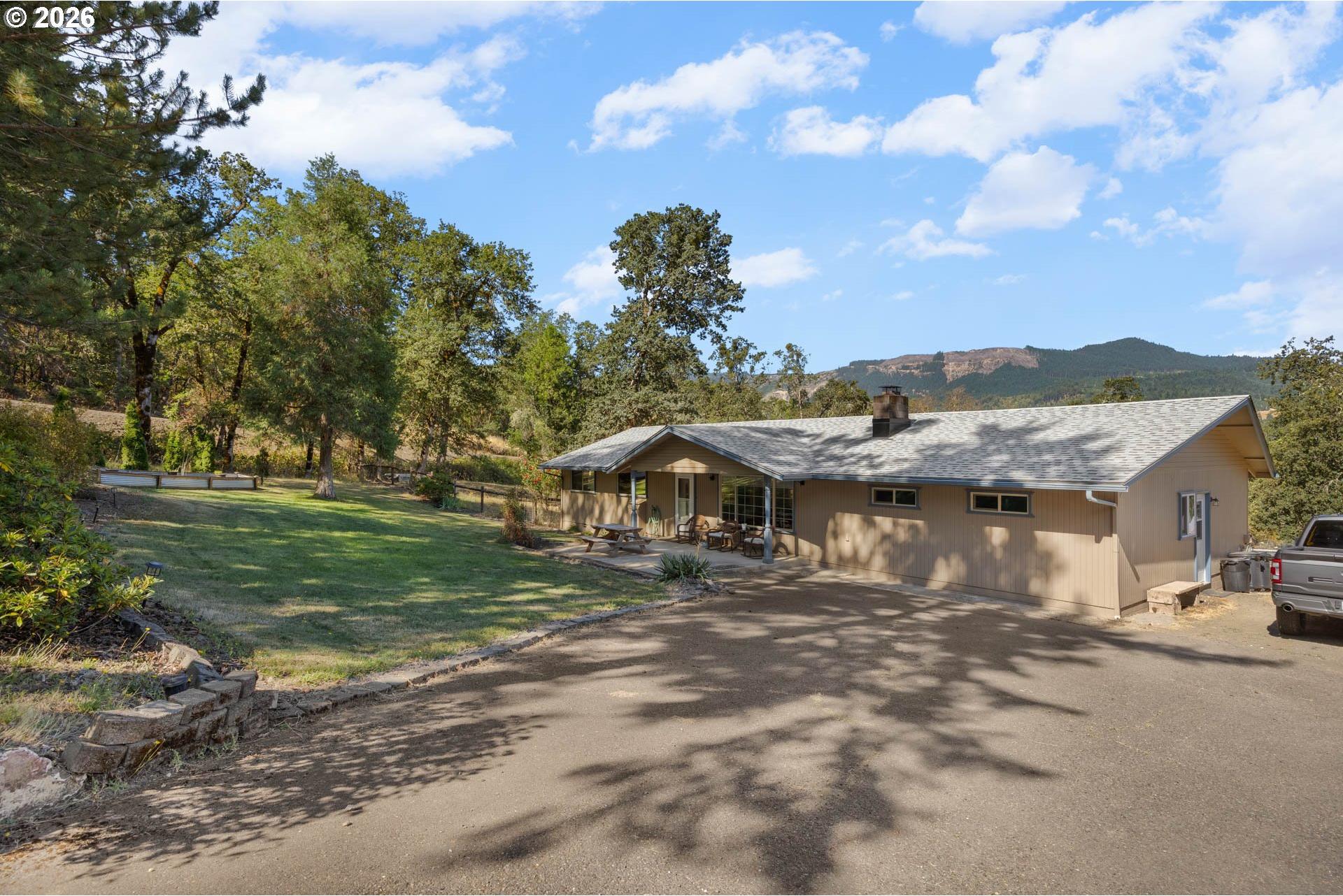 2925 Cleveland Hill Road Roseburg, OR 97471 - Photo 3 of 32 Gallery Image 3