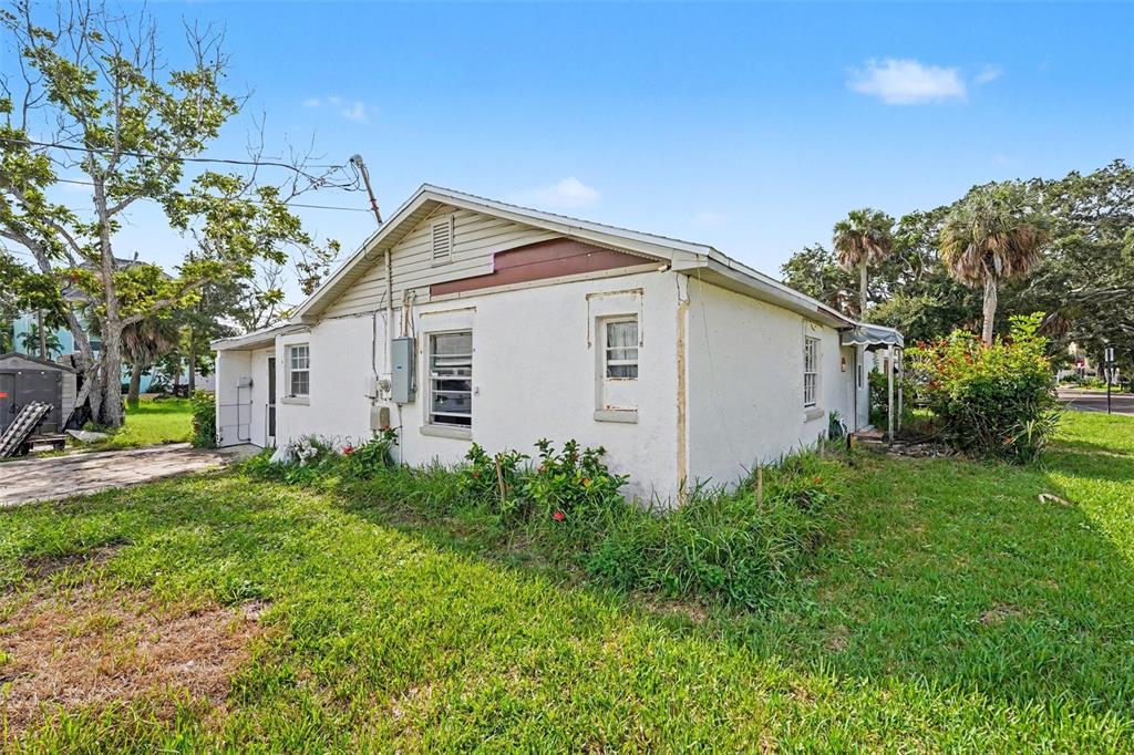 1811 2nd Street Indian Rocks Beach, FL 33785 - Photo 6 of 33 Gallery Image 6