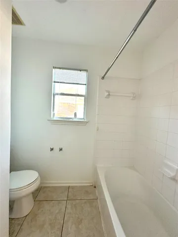 $2,900 | 46 South April Mist Circle, Conroe, TX 77385