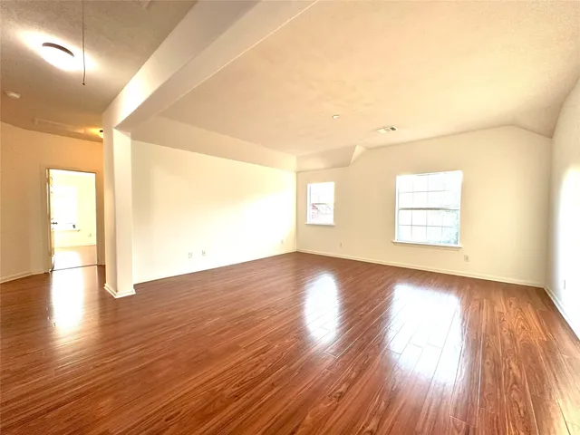 $2,900 | 46 South April Mist Circle, Conroe, TX 77385