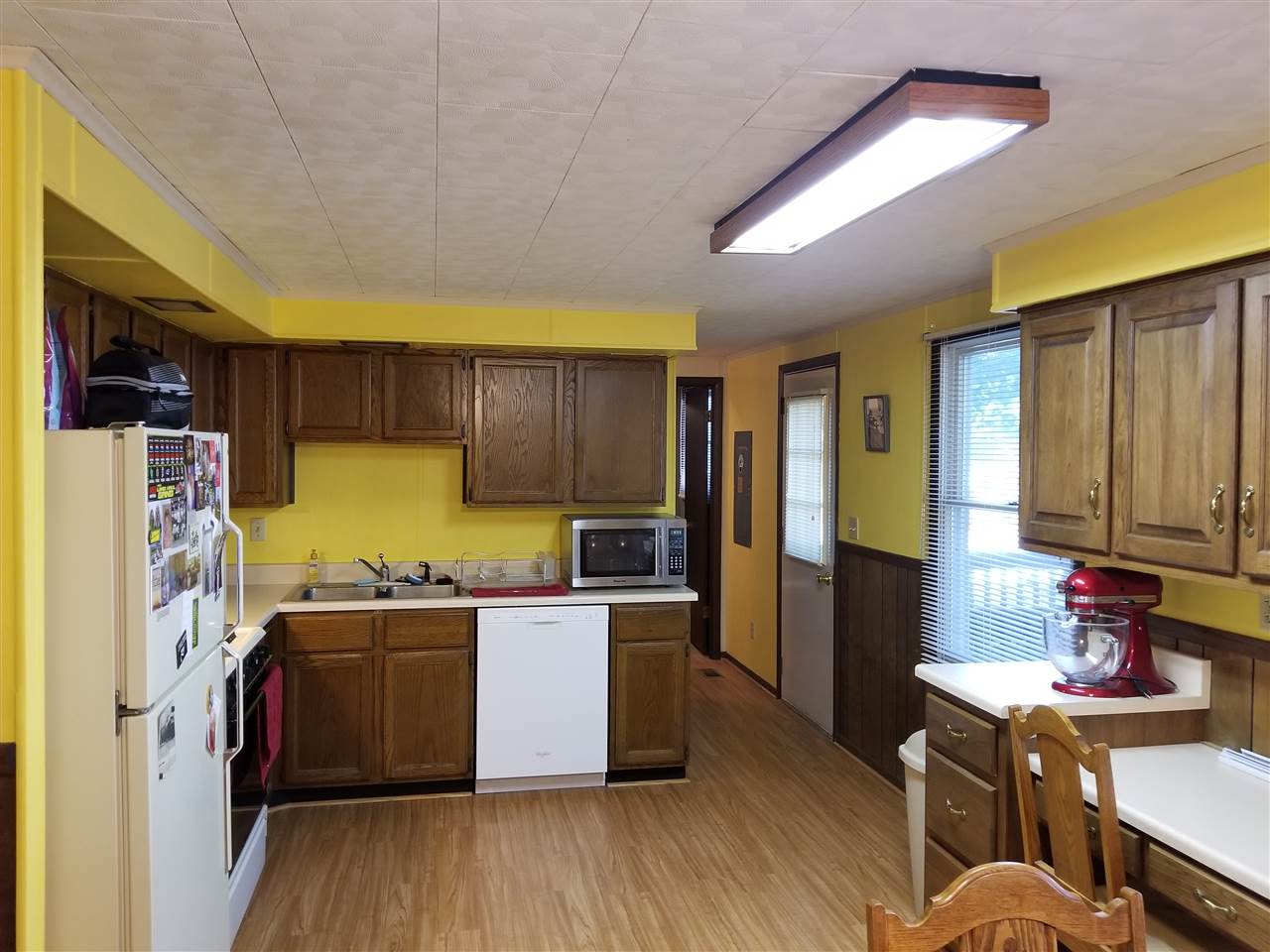 1185 South Wayne Street Waterloo, IN 46793 - Photo 6 of 33 Gallery Image 6